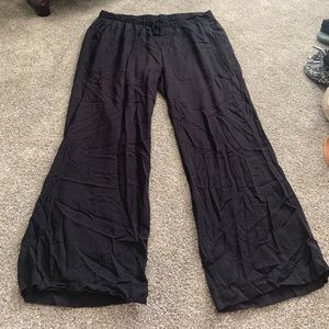 Black Old Navy Flowy Pants with Pockets!